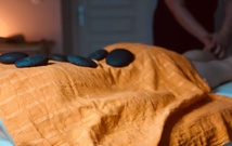 Massage aux pierres chaudes par Massage Honfleur Massage aux pierres chaudes par Massage Honfleur